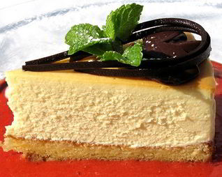 Чизкейк с белым шоколадом на печенье