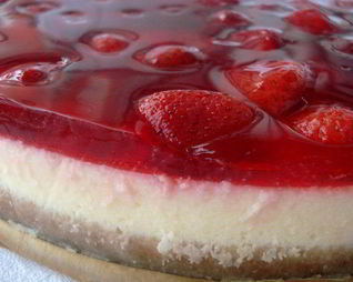 Ванильный чизкейк с клубничным желе