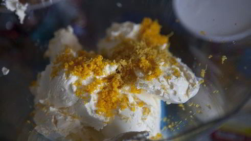 ванильный чизкейк с малиновым соусом