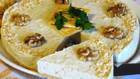 Рецепт Закусочный чизкейк с горгонзолой и грецкими орехами