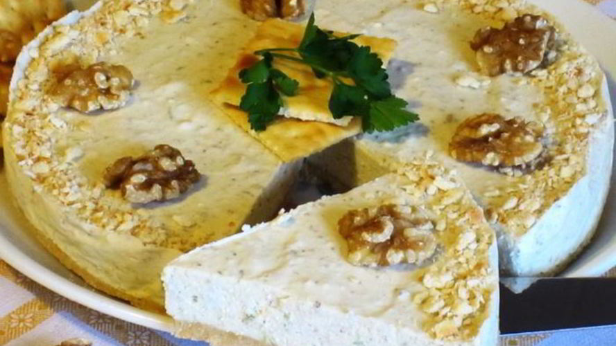 Рецепт закусочный чизкейк с горгонзолой и грецкими орехами