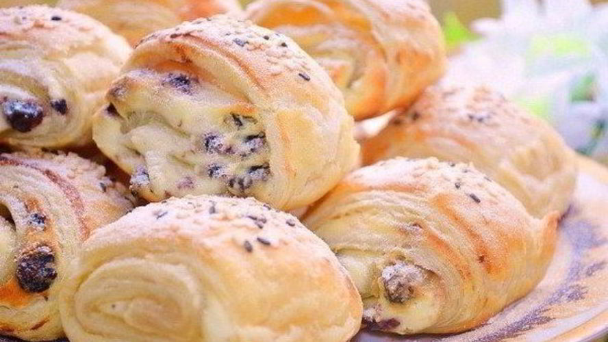 Рецепт домашние слойки с творожной начинкой и изюмом
