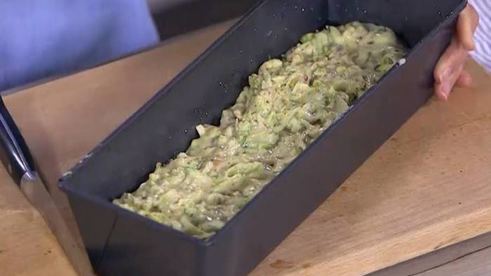 кекс с цукини и фисташками