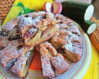 Кекс с цукини и персиками