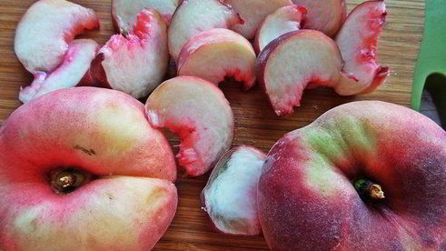 кекс с цукини и персиками