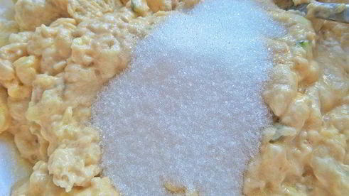 кекс с цукини и персиками