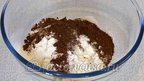 кекс со смородиной