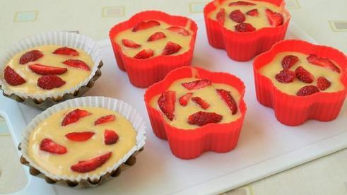 кексы с клубникой