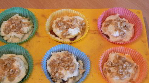 кексы со сливой и штрейзелем