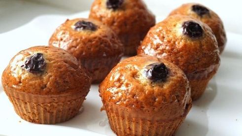 медово-имбирные кексы с вишней