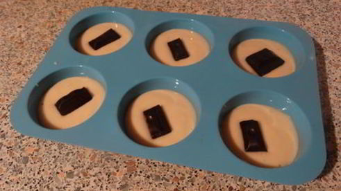 медовые кексы с шоколадной начинкой