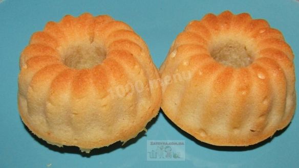 Рецепт Нежные кексы на клубничном йогурте