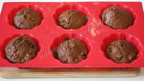 постные шоколадно-вишневые кексы