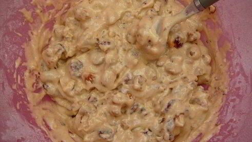 пряный кекс с вяленой клюквой, курагой и орехами