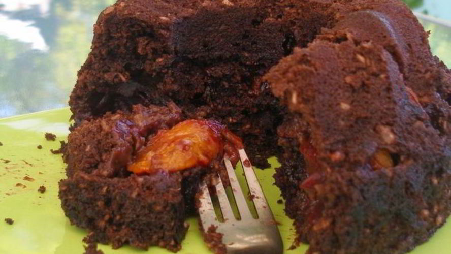 Рецепт шоколадный кекс со сливами