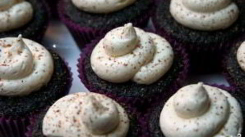 шоколадные капкейки со сливочным кремом