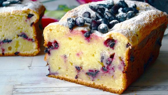 Рецепт Творожный кекс с жимолостью