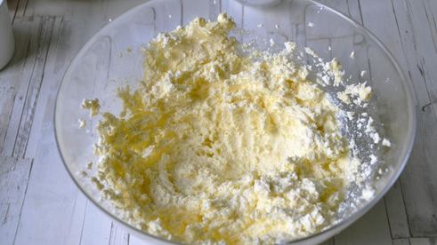 творожный кекс с жимолостью