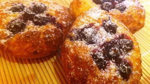 творожные кексы со смородиной