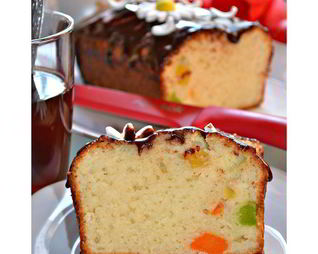 Влажный творожный кекс с цукатами