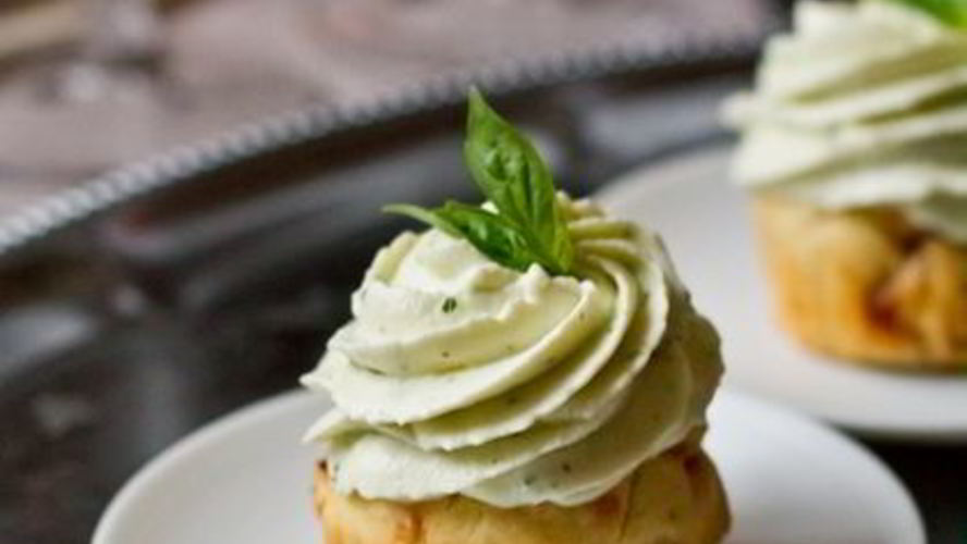 Рецепт закусочные капкейки со сливочно-базиликовым кремом