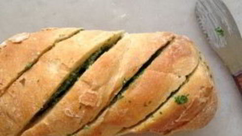 багет с чесночным маслом
