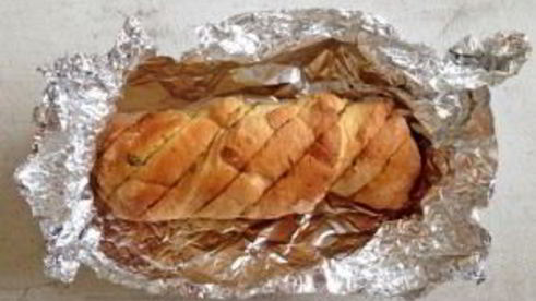 багет с чесночным маслом