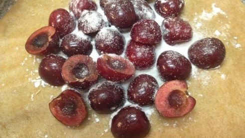 галеты с черешней и горьким шоколадом