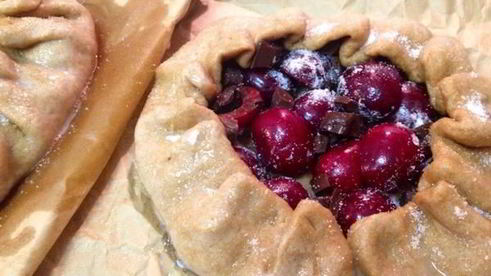 галеты с черешней и горьким шоколадом