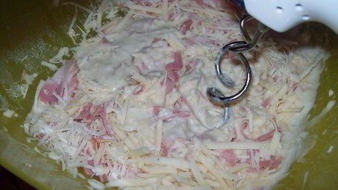 хлеб с сыром и ветчиной