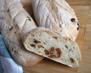 Хлеб с тмином и изюмом