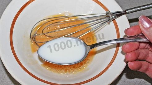 хлеб в молоке с яйцом на сковороде