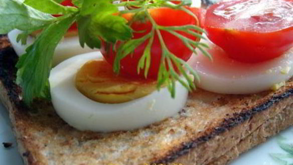 Рецепт Хлебцы с томатом и яйцом