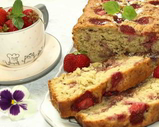 Огуречно-клубничный хлеб