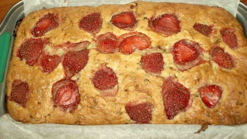 огуречно-клубничный хлеб