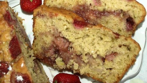 огуречно-клубничный хлеб