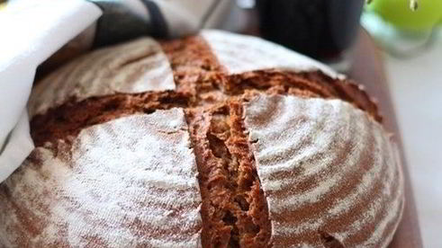 ржаной хлеб на темном пиве и на ржаной закваске