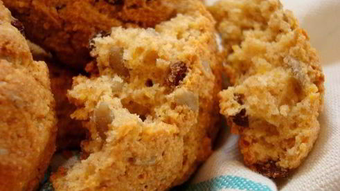 сконы многозерновые с подсолнечником и изюмом