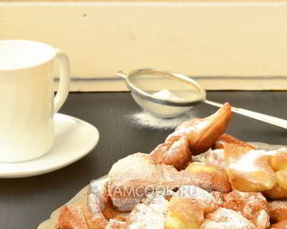 Хворост на сметане