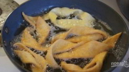 хворост на желтках