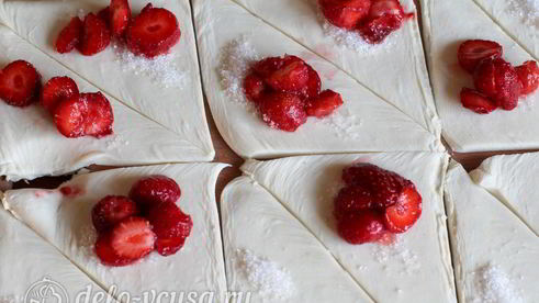 клубничные слойки