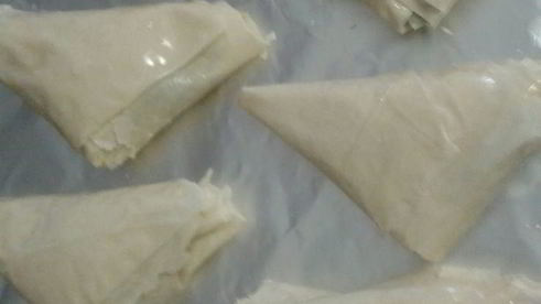 конвертики из теста фило со шпинатом и картофелем