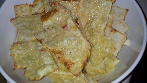 Рецепт Чипсы из лаваша с яйцом сыром и колбасой