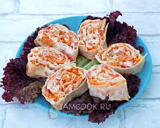 Лаваш с корейской морковкой и ветчиной