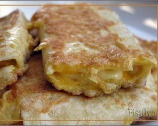 Лаваш с сыром в яйце