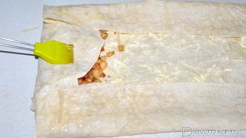 рулет с яблоками из лаваша