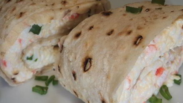 Рецепт Рулетики из лаваша с крабовыми палочками