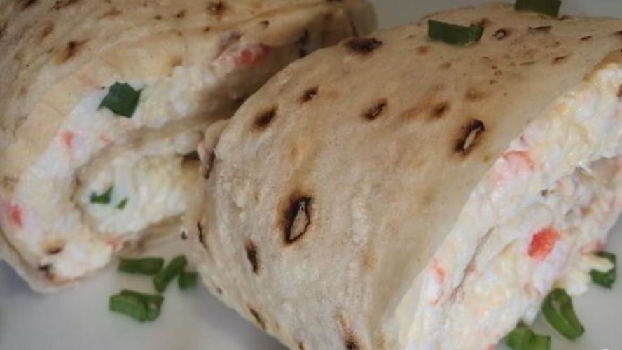 Рецепт рулетики из лаваша с крабовыми палочками