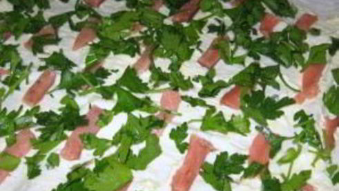 рулетики из лаваша с красной рыбой