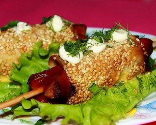 Сосиски в лаваше с сыром